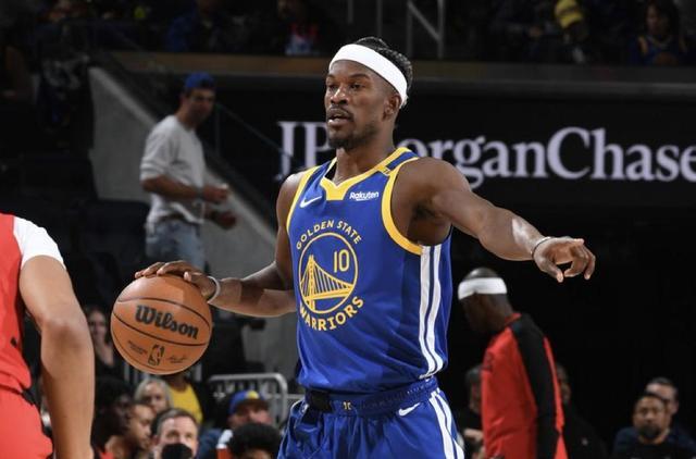 虎扑-勇士不断突破！，巴特勒连续三场比赛得分超过爆冷观众掌声雷动的简单介绍