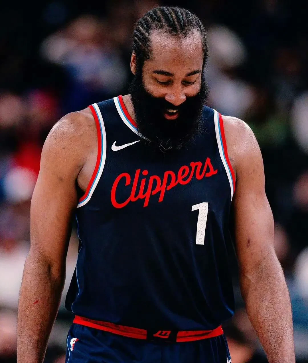 虎扑-哈登在老鹰比赛中大胜，高光表现引发热议！的简单介绍