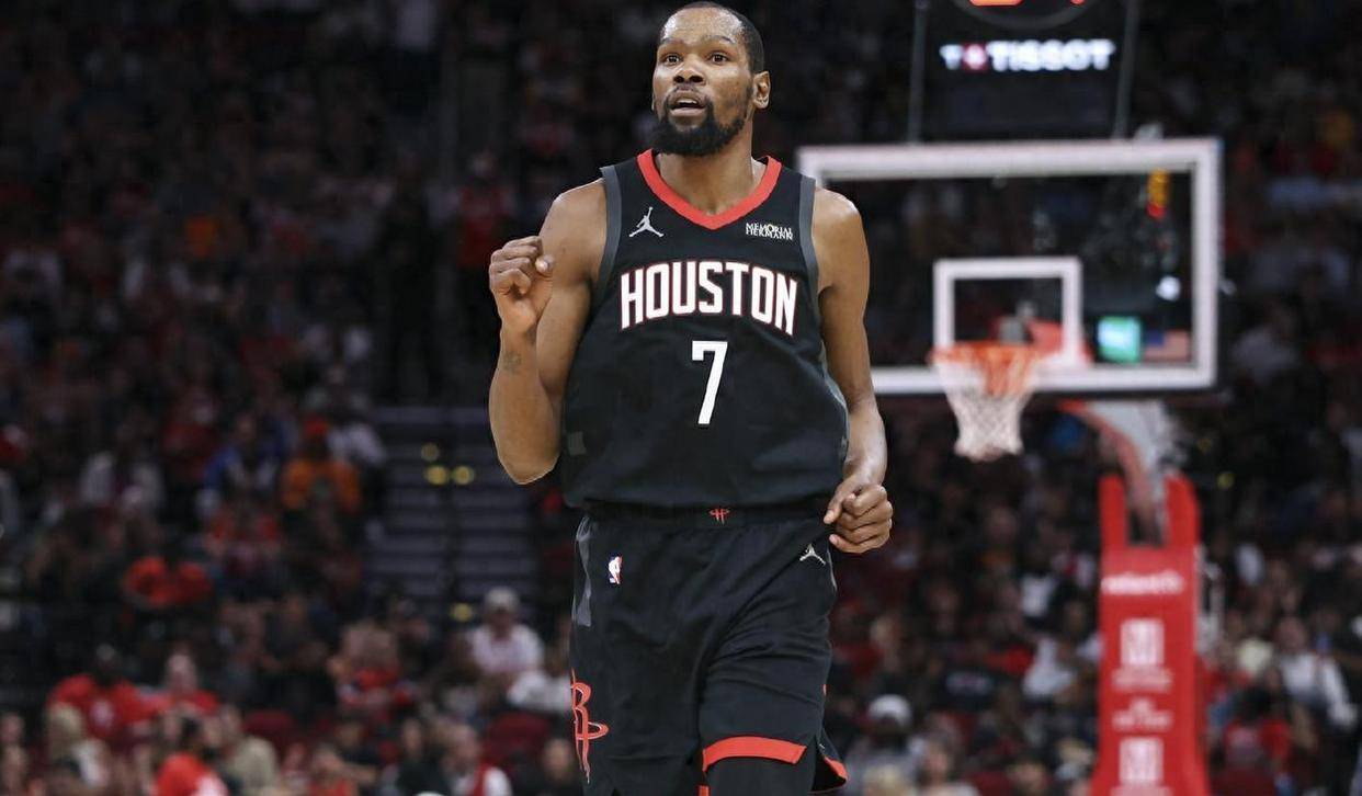  杜兰特在瑞士队比赛中关键助攻,逆转引发热议的是谁 